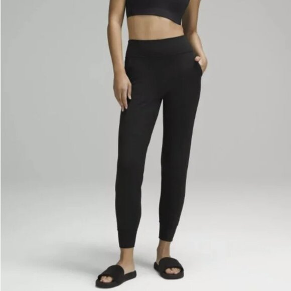 Lululemon Align Jogger Crop Pants *23" Black High Rise Nulu Size 4 - Picture 1 of 16